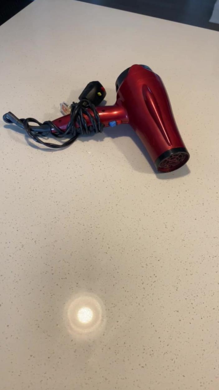 hairdryer_2.jpg