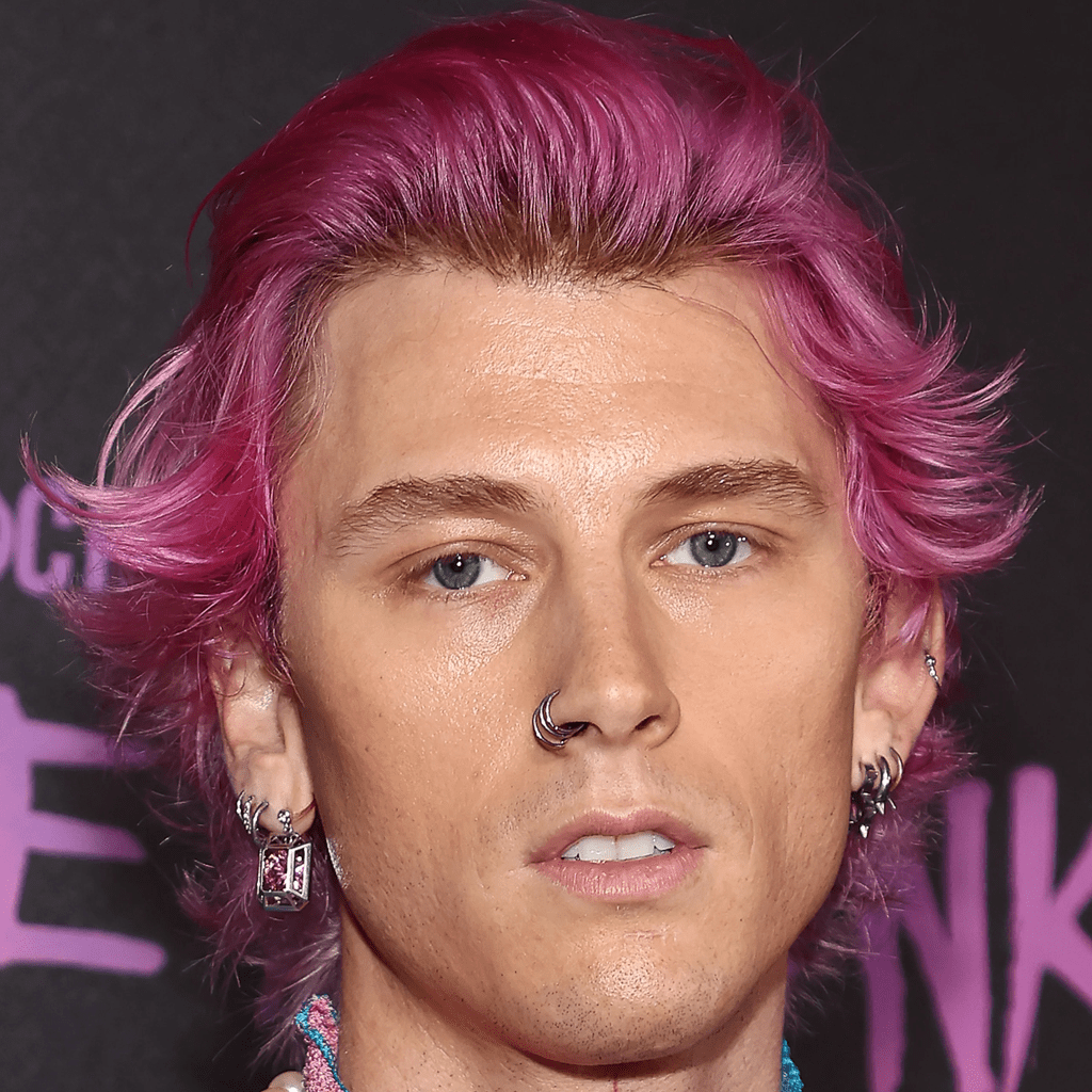 pink_hair_celeb-min.png